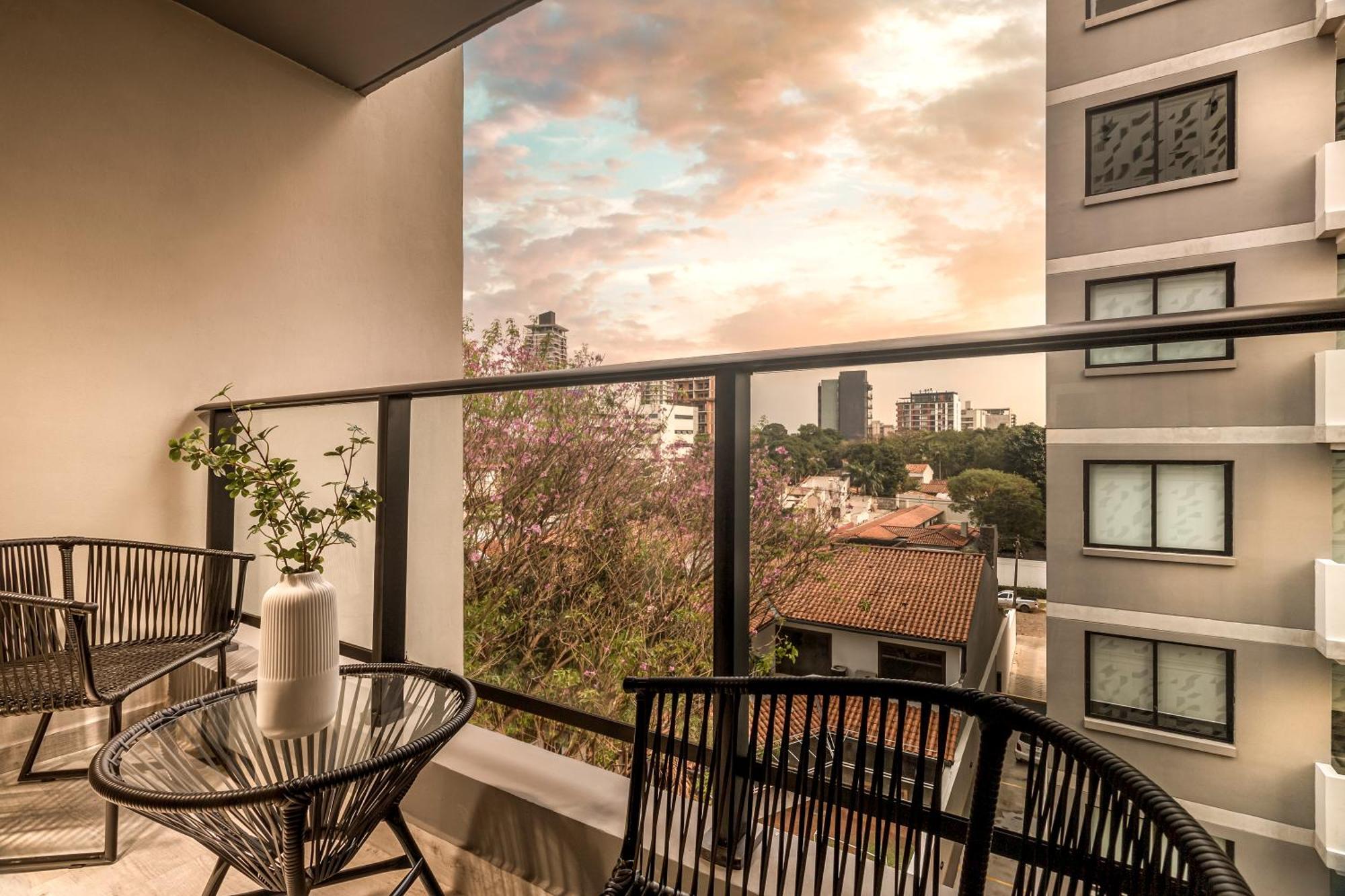 Zentrum - Stay & Residences By Ava Asuncion Bagian luar foto